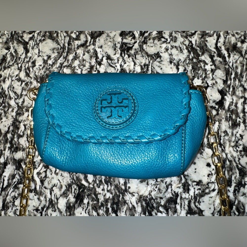 Tiny turquoise Tory Burch purse